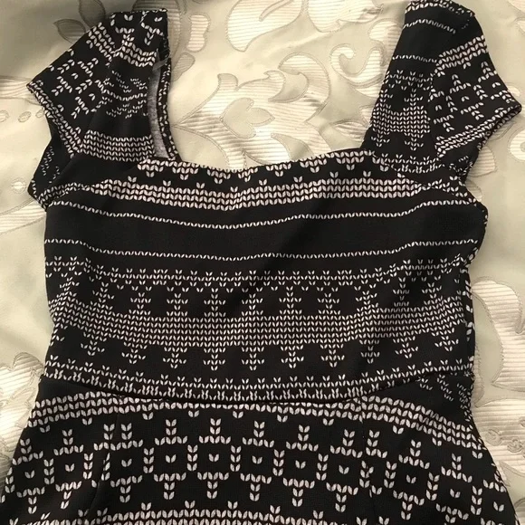 Black and white printed skater dress - Picture 3 of 4